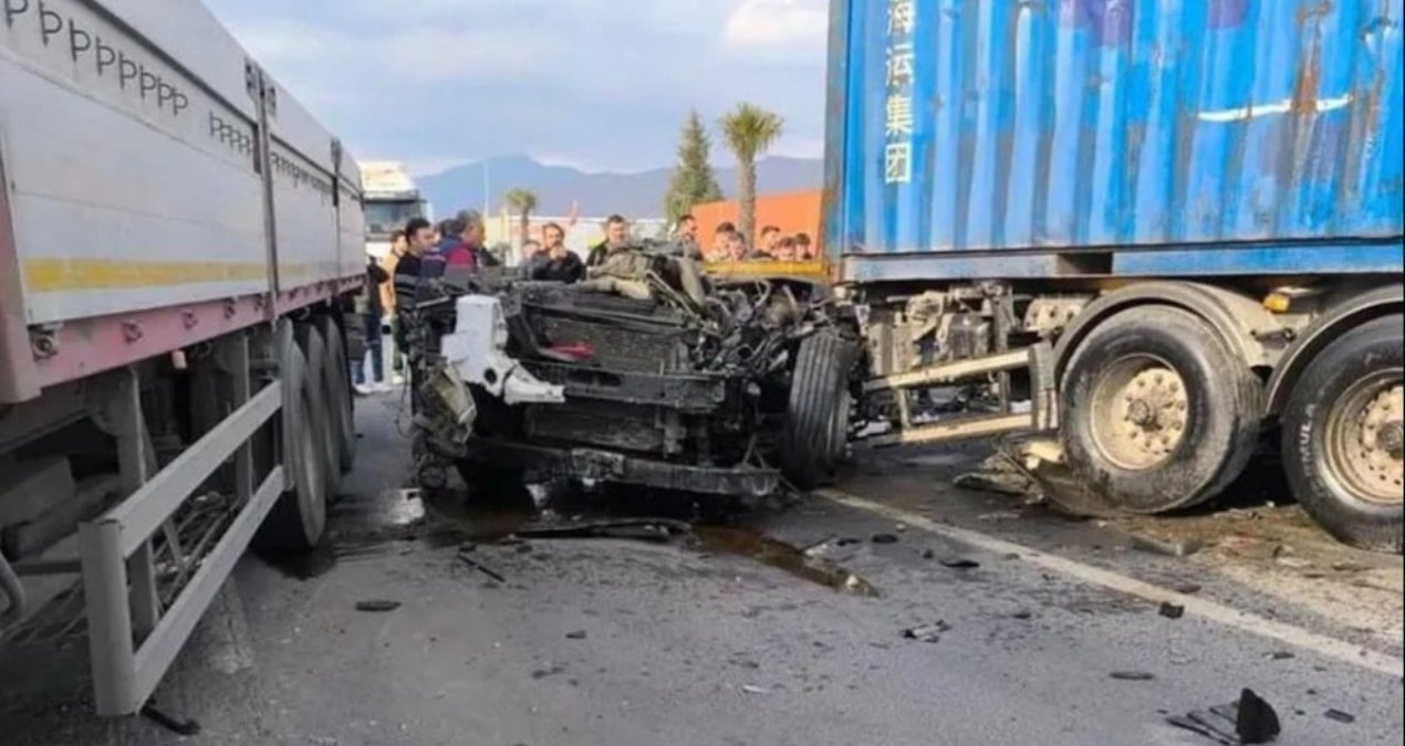 Kontrolden çıkan tır karşı şeride geçti, sürücü yaşamını yitirdi