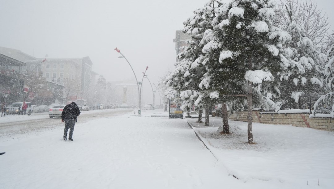 Soğuk hava 10 gün daha etkili! Kar yağışı hangi illerde etkili olacak?