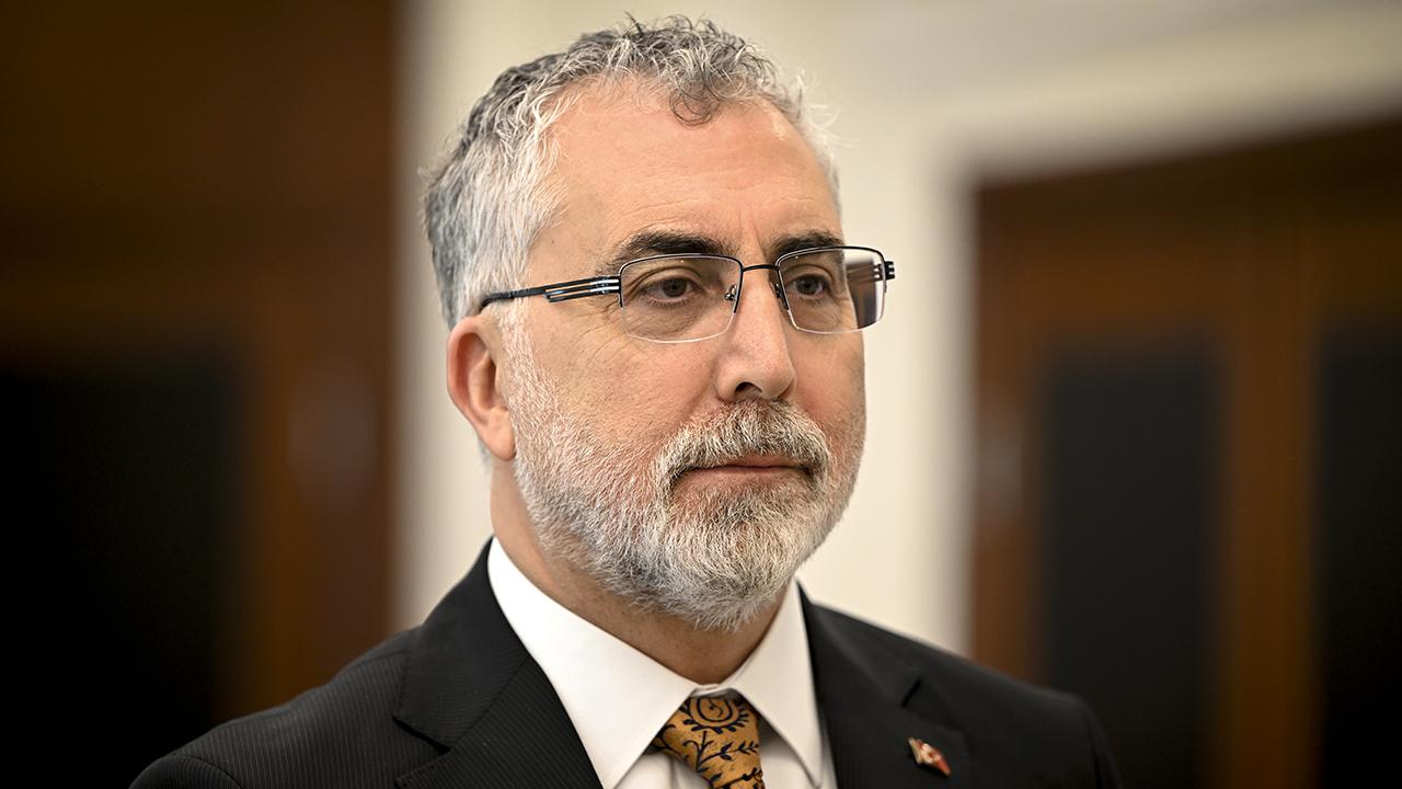 Bakan Işıkhan: Bayram ikramiyelerini Meclis’ten geçer geçmez ödeyeceğiz